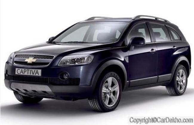 Chevrolet Captiva Facelift Caught In Lenses CarDekho