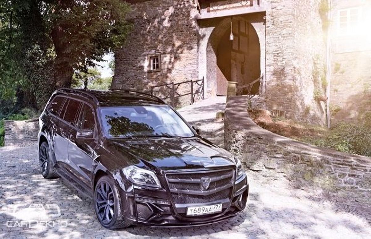 LARTE design Mercedes GL on a photo tour