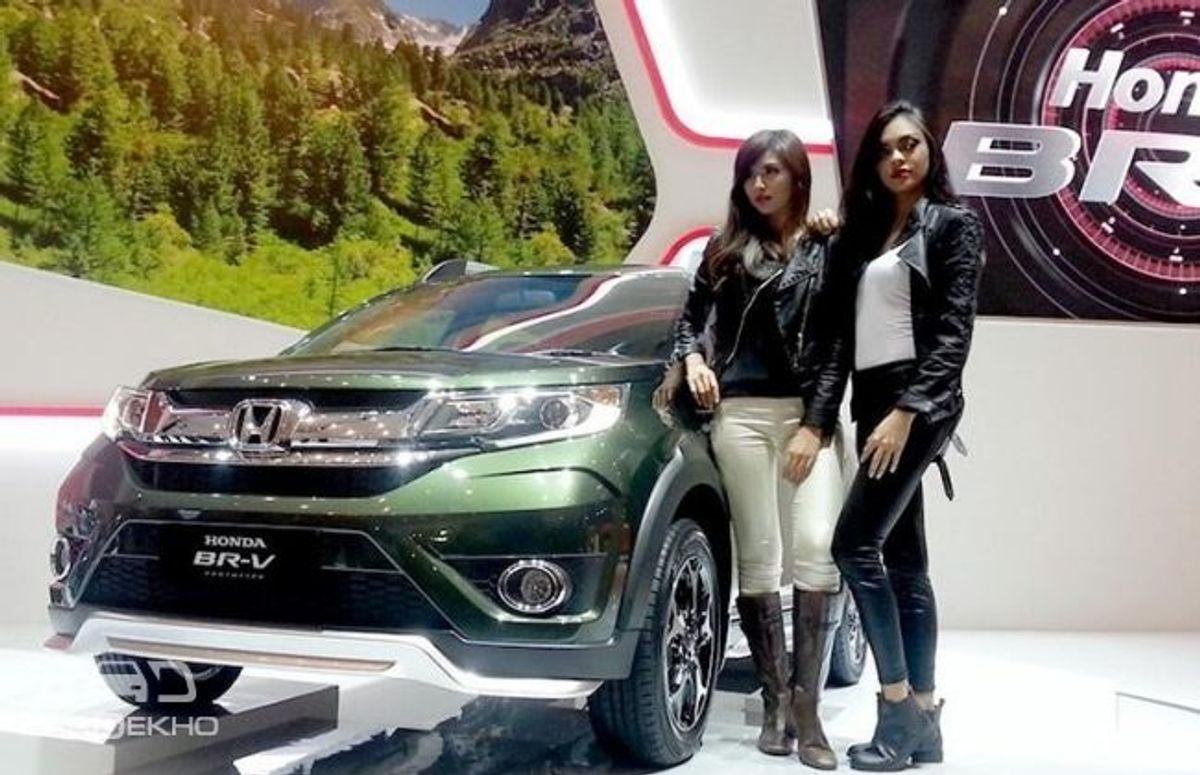 Honda BR-V (Misty Green Pearl) Honda BR-V (Misty Green Pearl)