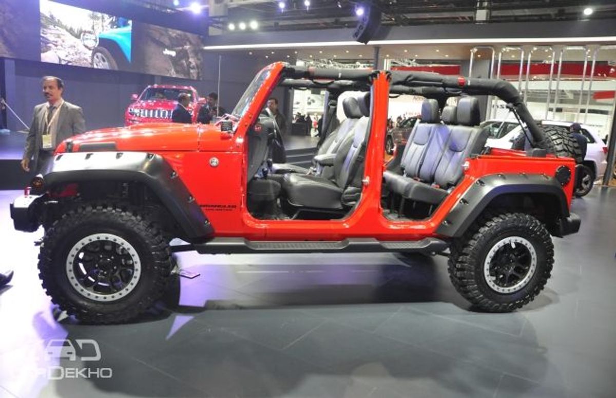 Jeep Wrangler Mopar Side
