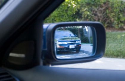How to Use and Adjust Your Car Mirrors Properly, Driving