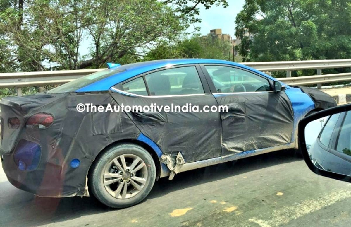 Hyundai Elantra 