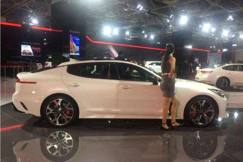 First Look Kia Stinger