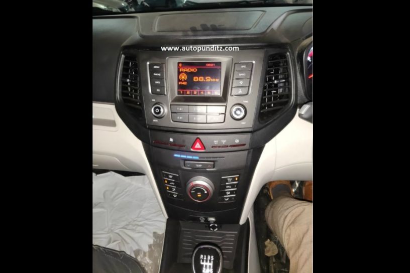 Mahindra XUV300 Mahindra XUV300