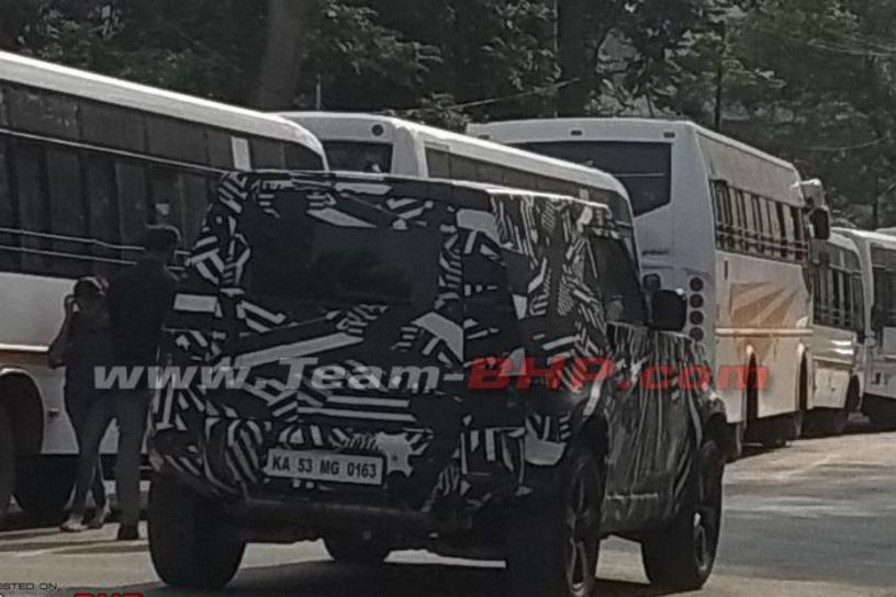 Next-gen Land Rover Defender Spied Testing In India For The First Time