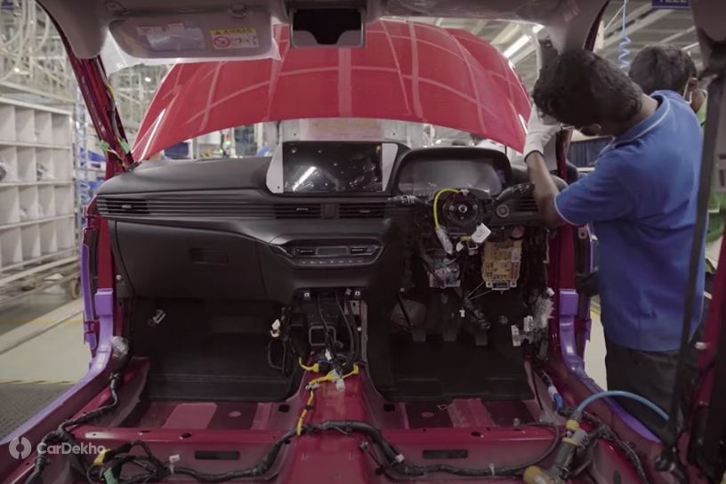 New Hyundai i20 Official Teaser Confirms Sunroof And Interior