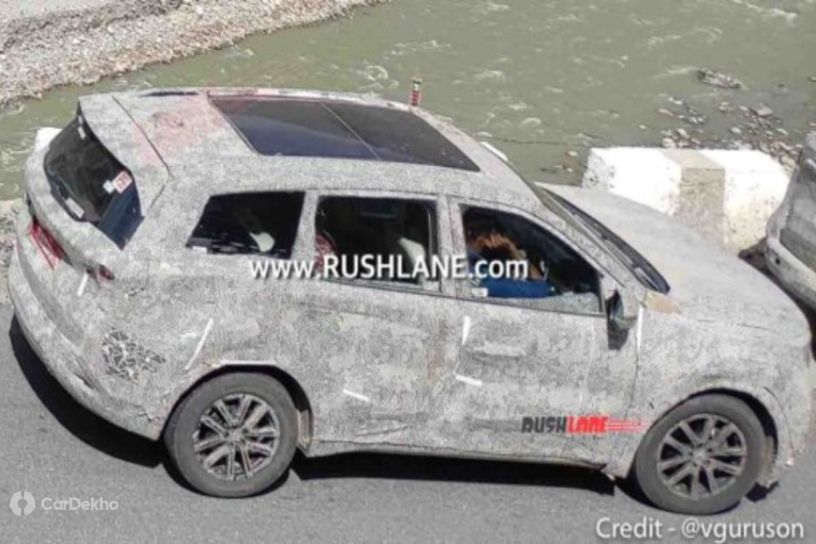 2021 Mahindra XUV500