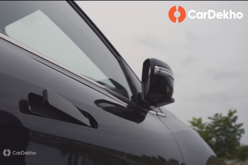 6 Cars With Flush Door Handles In India Mahindra XUV700, Range Rover