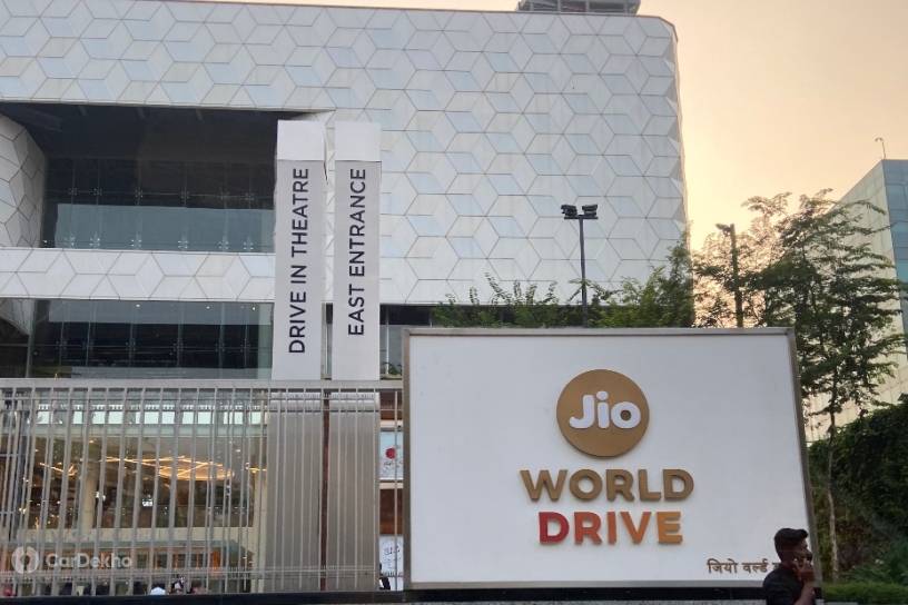 In Pics India’s First Rooftop Drivein Theatre At Jio World Drive Mall