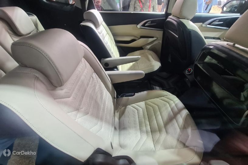 Kia Carens second row Kia Carens second row