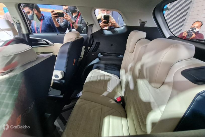 Kia Carens third row Kia Carens third row