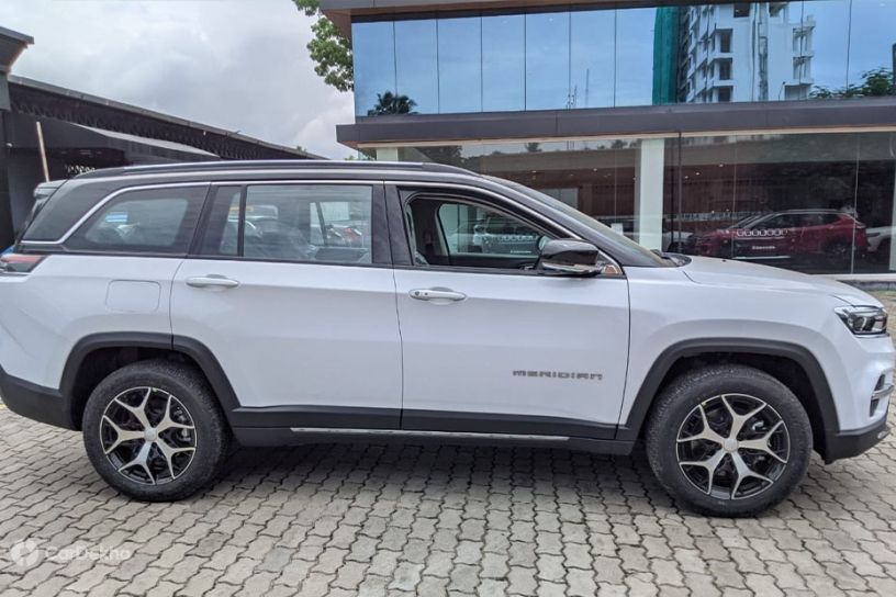 Jeep Meridian side