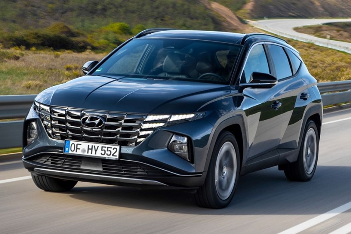 2022 Hyundai Tucson action shot showing front three quarters