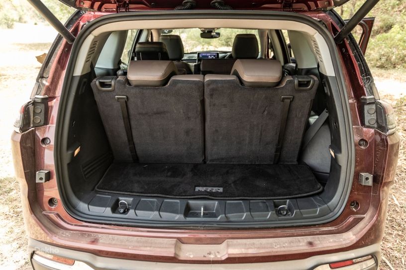 Jeep Meridian boot