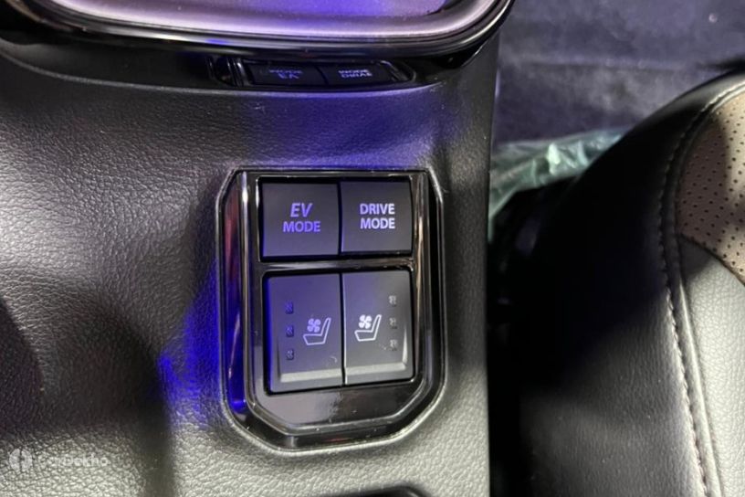 Toyota Urban Cruiser Hyryder EV and Drive modes