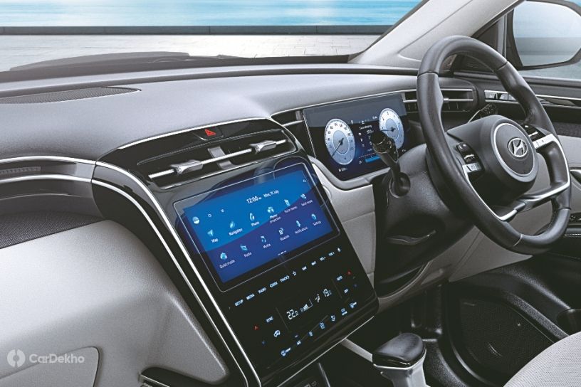 2022 Hyundai Tucson displays