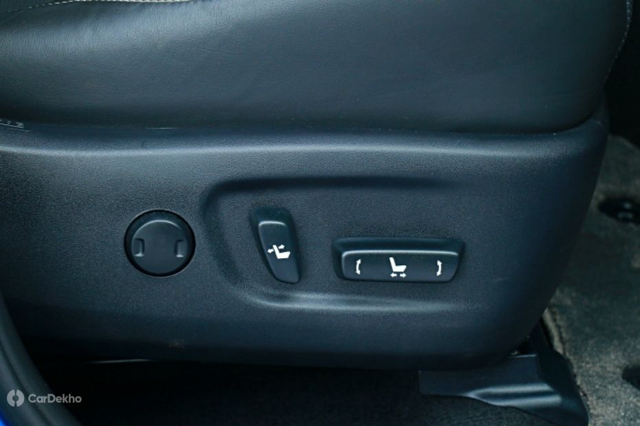 Lexus NX power adjustable front seats