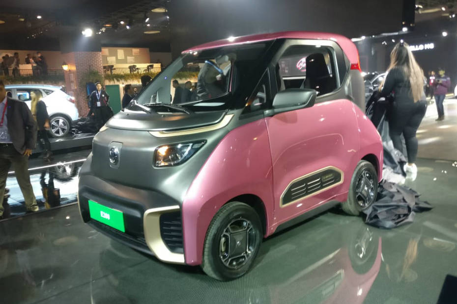 MG E200 Showcased At Auto Expo 2020 CarDekho