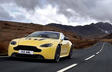 Aston Martin Unveils new V12 Vantage S Aston Martin Unveils new V12 Vantage S