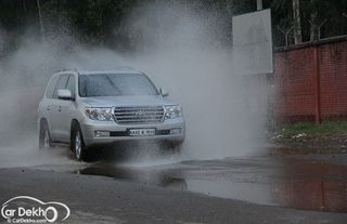 Toyota Land Cruiser 200 - Exploring the known and unknown