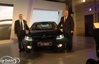 Skoda launches the Octavia, CarDekho drives it Skoda launches the Octavia, CarDekho drives it