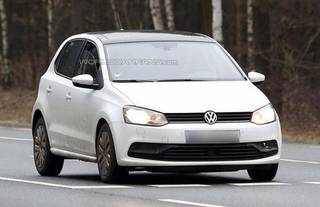 VW Polo facelift spied