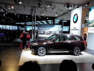 New Generation BMW X5 unveiled