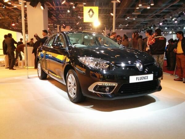 Renault Drives in updated Fluence at Rs.14.22 Lakhs