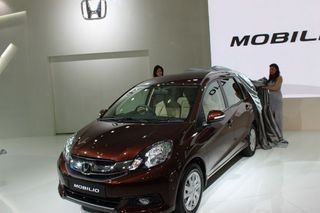 Honda Mobilio MPV unveiled- Pictures inside