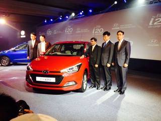 Hyundai Elite i20 Launched at Rs 4.89 lakh Hyundai Elite i20 Launched at Rs 4.89 lakh