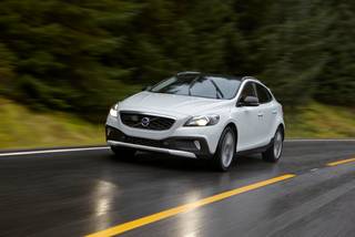 Volvo V40 Cross Country gets new T5 Drive-E powertrain and AWD