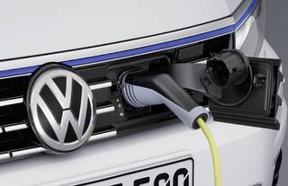 Passat GTE-First Passat with a plug-in hybrid