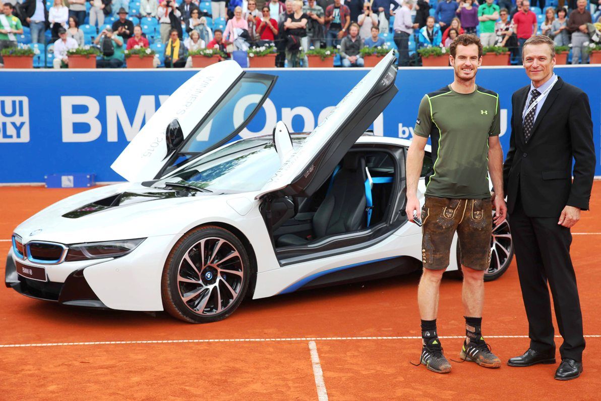 Andy Murray wins a BMW i8