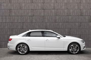 Audi A4L Showcased at Beijing Motor Show