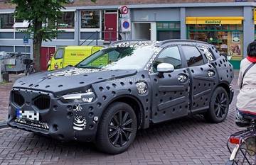 Next-Gen Volvo XC60 Spied For The First Time Next-Gen Volvo XC60 Spied For The First Time