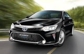 2017 Toyota Camry Hybrid Launched At Rs 31.98 Lakh