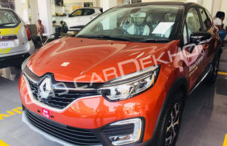 Renault Captur Spotted At A Dealership Ahead Of Launch On November 6