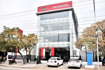Kia Motors Inaugurates Its First Showroom In India Kia Motors Inaugurates Its First Showroom In India
