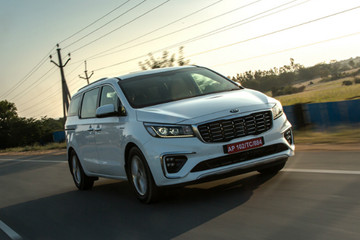 Kia Carnival Space And Seating Review: 7, 8, 9-Seater Explained In Pics Kia Carnival Space And Seating Review: 7, 8, 9-Seater Explained In Pics