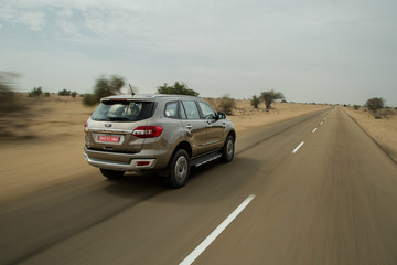 Ford Endeavour BS6 With New 2.0-litre Diesel Engine & 10-Speed AT Launch Soon Ford Endeavour BS6 With New 2.0-litre Diesel Engine & 10-Speed AT Launch Soon