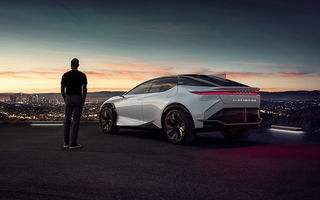लेक्सस 2022 तक उतारेगी अपनी पहली इलेक्ट्रिक कार