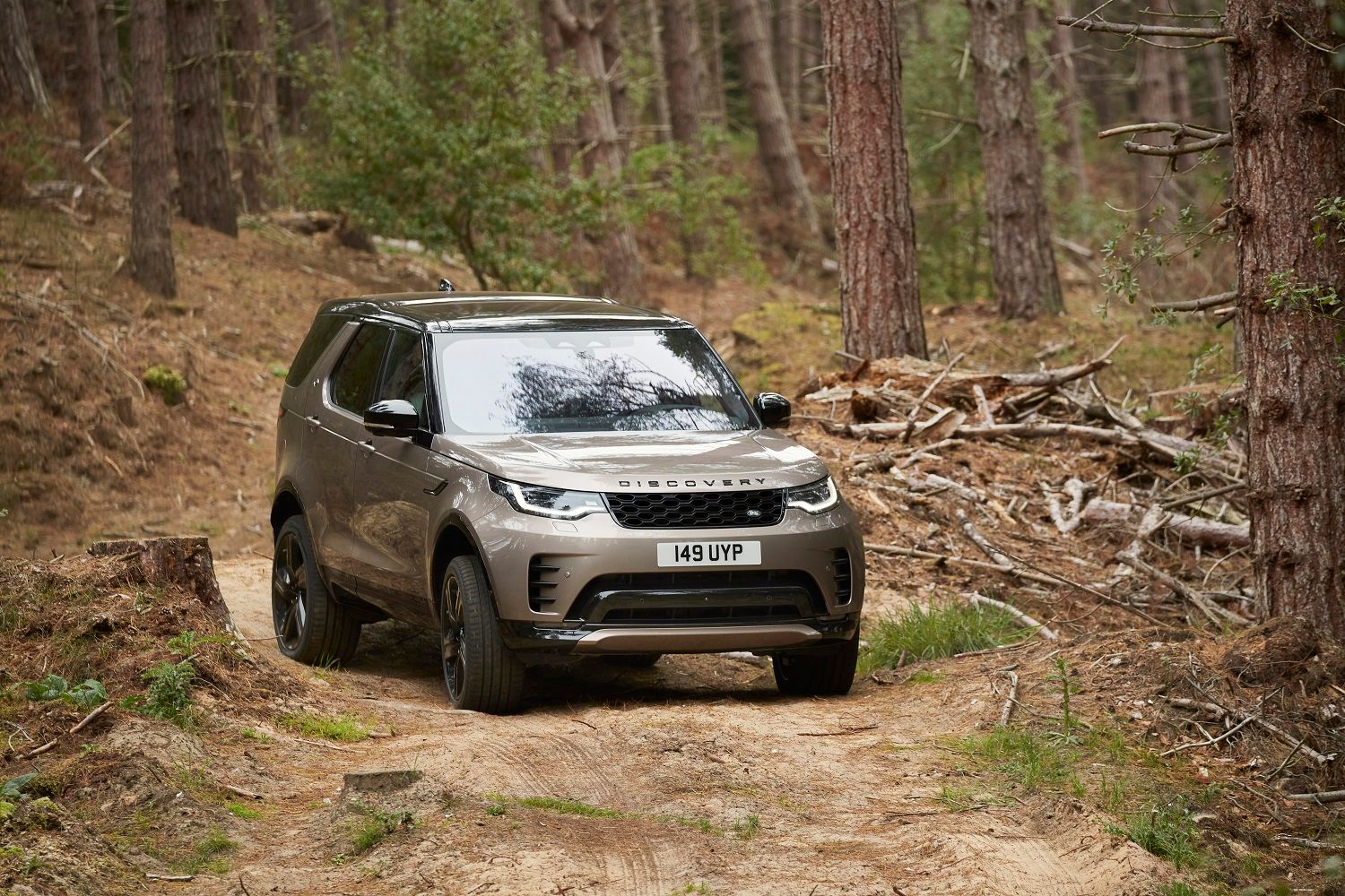 Land Rover Discovery Facelift Launched In India, Priced At Rs 88.06 Lakh