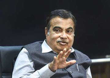 Nitin Gadkari Pushes For Flex-fuel Engines, Says They Can Arrive In 6 To 8  Months | CarDekho.com