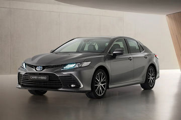 Facelifted Toyota Camry Goes On Sale In India