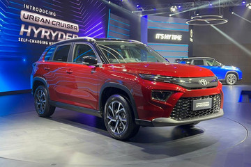 Toyota Urban Cruiser Hyryder Hybrid SUV Breaks Cover, Bookings Now Underway Toyota Urban Cruiser Hyryder Hybrid SUV Breaks Cover, Bookings Now Underway