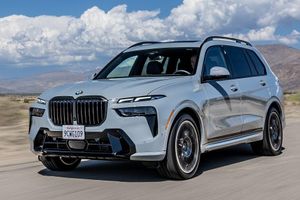 BMW X7 Price (March Offers!) - Images, Colours & Reviews