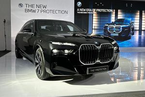 BMW i4 Concept EV Debuts: Big Grille, Bigger Power, 270-Mile Range