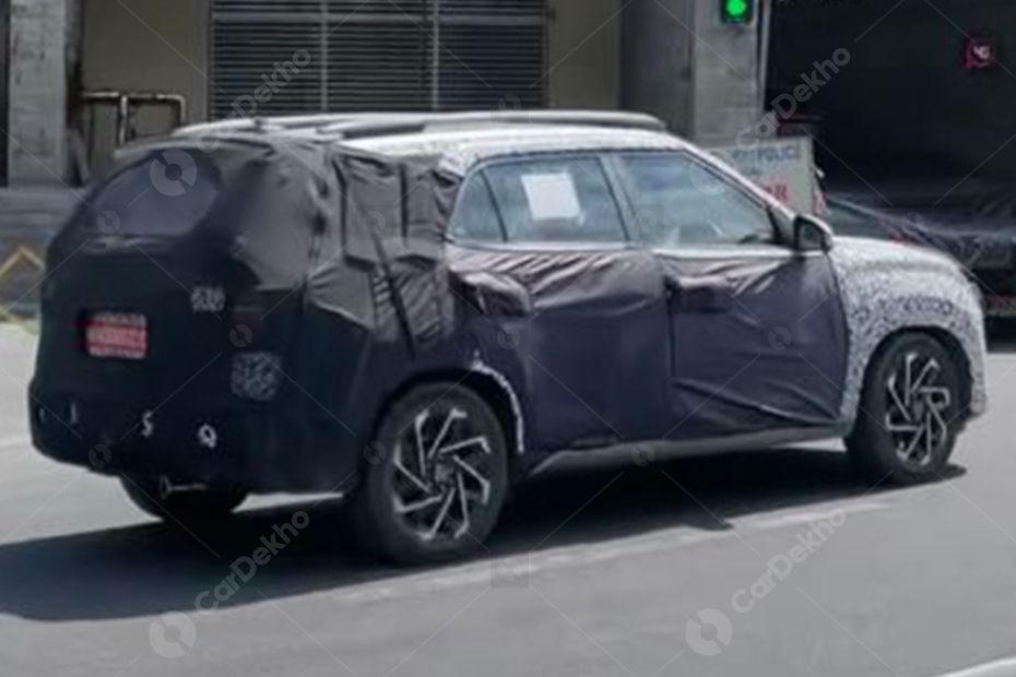 Hyundai Alcazar Facelift Spotted Testing In India