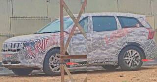 Upcoming Mahindra XUV700 Facelift Spotted Again With Production-spec Design Elements Upcoming Mahindra XUV700 Facelift Spotted Again With Production-spec Design Elements
