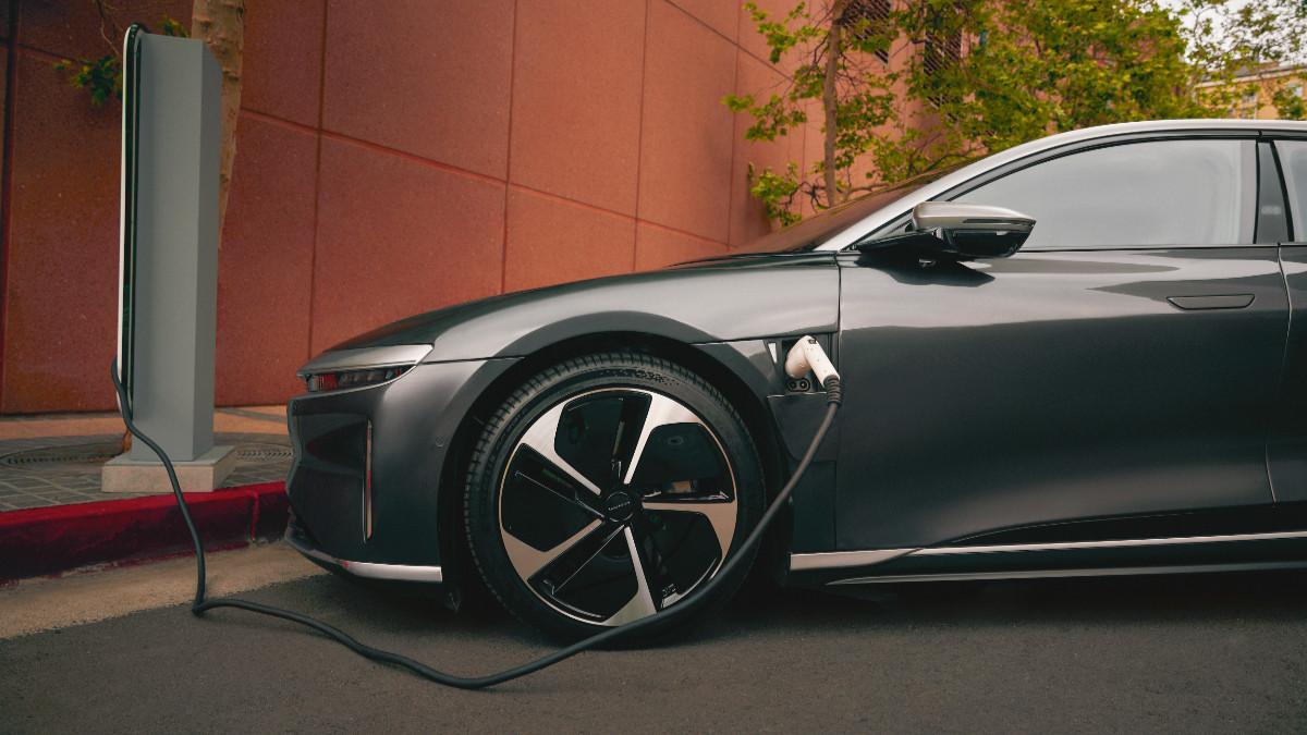 हाई-परफॉर्मेंस इलेक्ट्रिक कारों के लिए मिशेलिन बनाती है खास टायर, जानिए इनकी खासयित हाई-परफॉर्मेंस इलेक्ट्रिक कारों के लिए मिशेलिन बनाती है खास टायर, जानिए इनकी खासयित